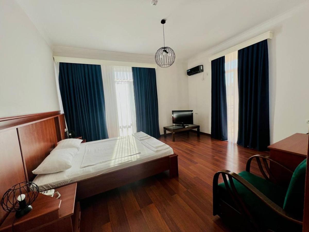 Aristocrat Hotel Tbilisi Exterior photo